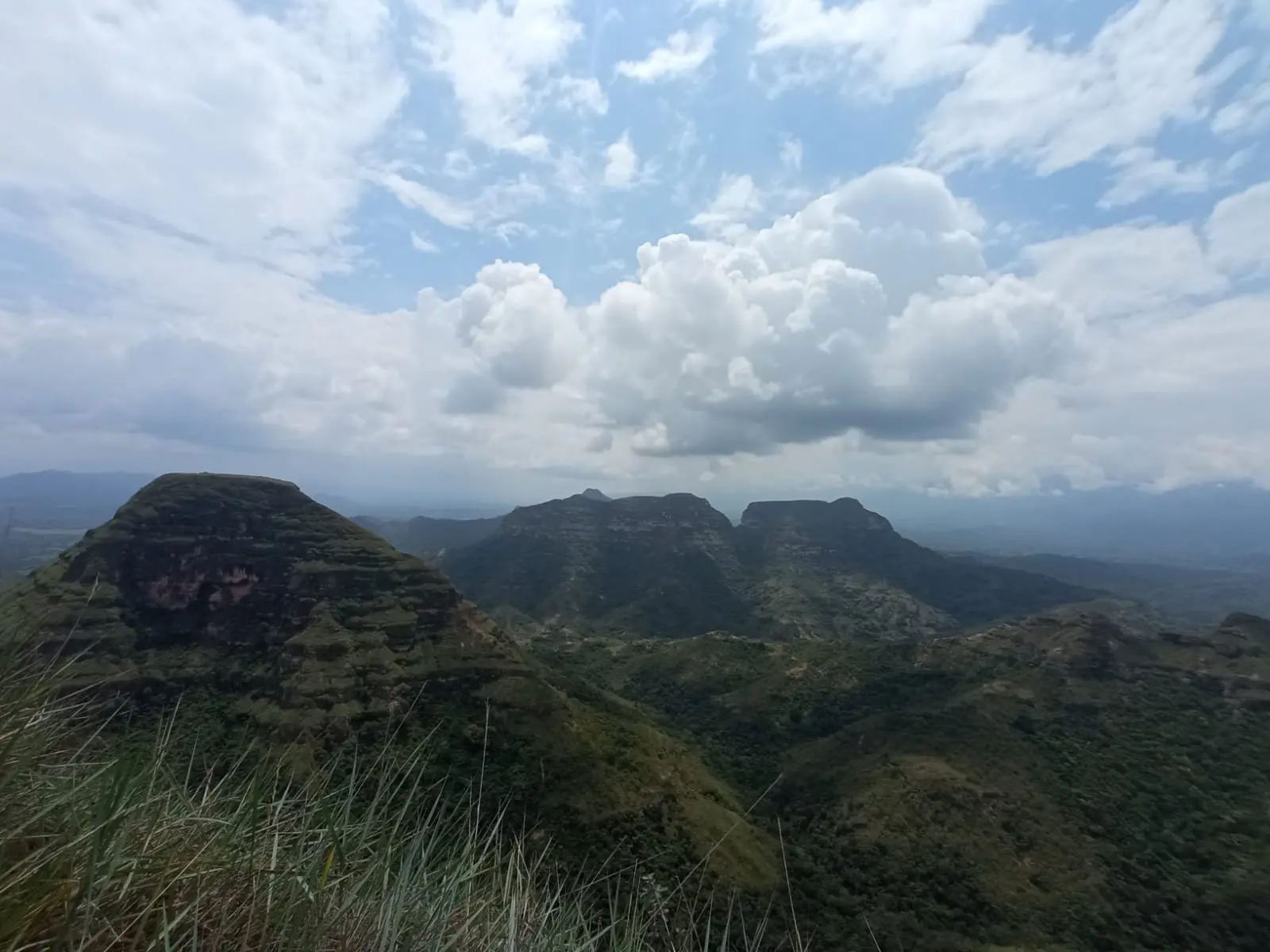 Paisaje montañoso representativo de Ortega, Tolima